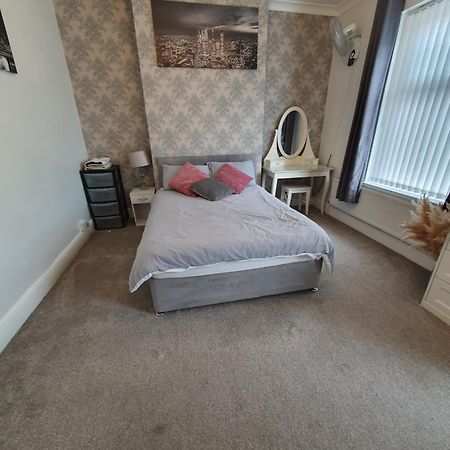Private Luxury Double Room In Кардіфф Екстер'єр фото