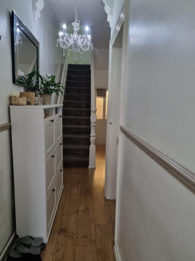 Private Luxury Double Room In Кардіфф Екстер'єр фото
