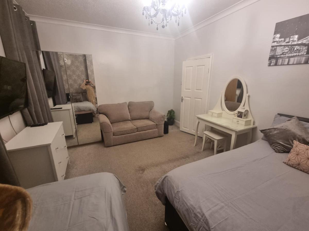 Private Luxury Double Room In Кардіфф Екстер'єр фото