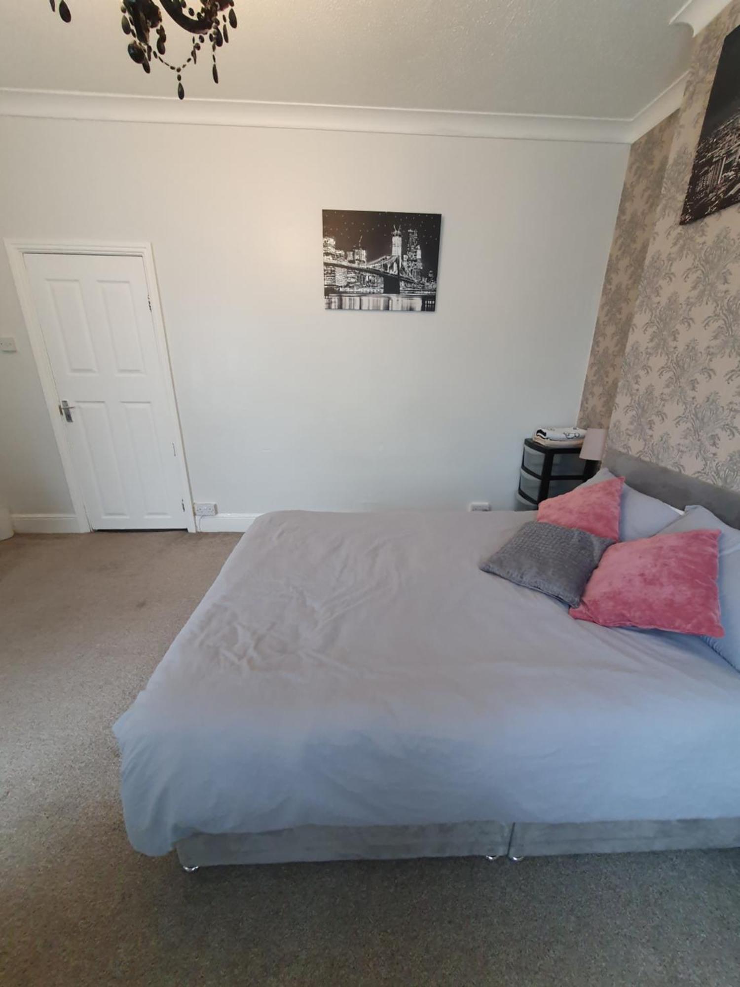 Private Luxury Double Room In Кардіфф Екстер'єр фото